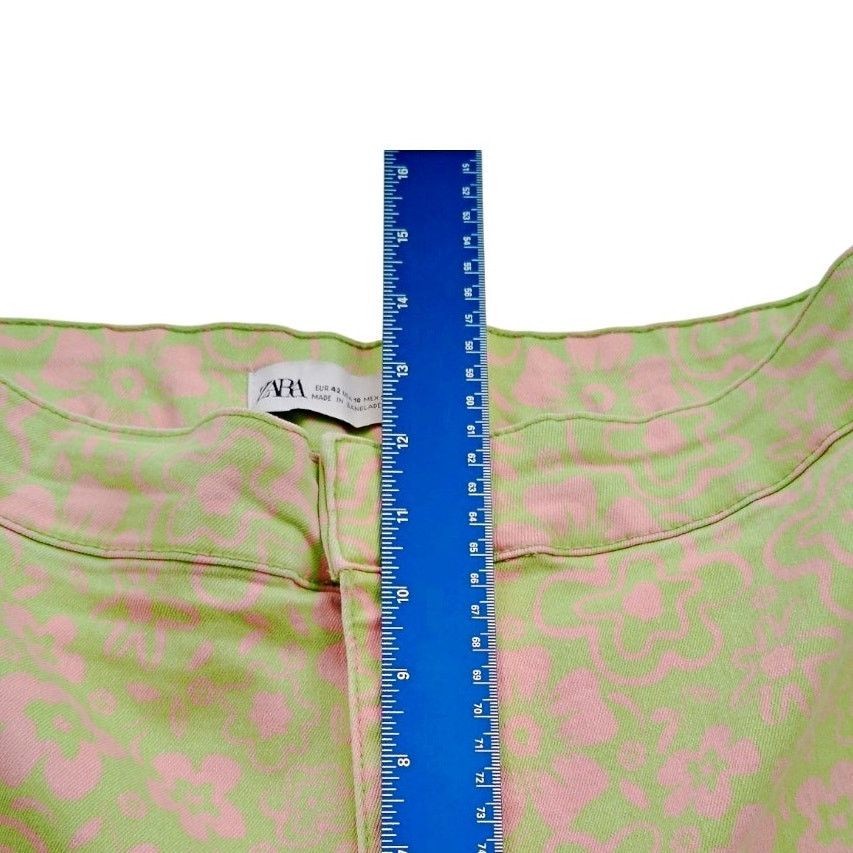 Zara Zara Kick Flare Jeans Green Floral High Rise Crop Raw Hem Size 32" / US 10 / IT 46 - 8 Thumbnail