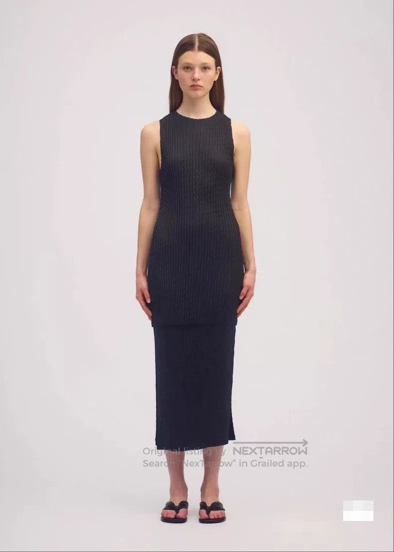 Issey Miyake Issey Miyake Black Fish Scale Midi Skirt Size 25" / US 0 / IT 36 - 2 Thumbnail