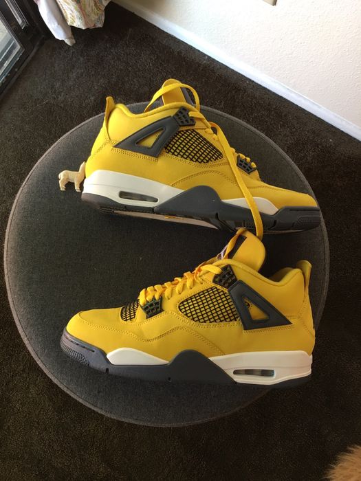 retail jordan 4 lightning