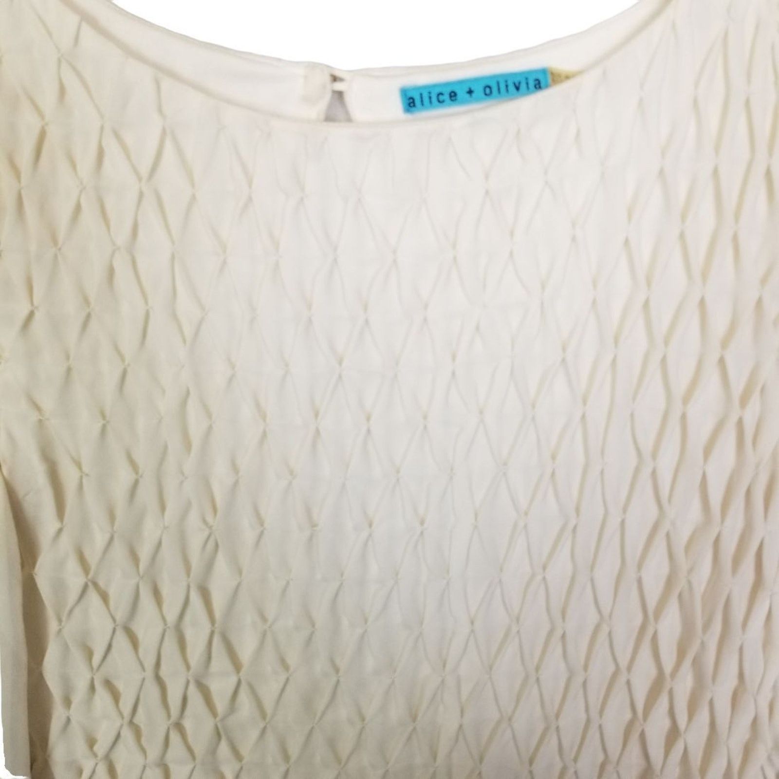 Alice + Olivia Alice + Olivia Silk Top Diamond Waffle Textured Quiet Luxury Size S / US 4 / IT 40 - 2 Thumbnail