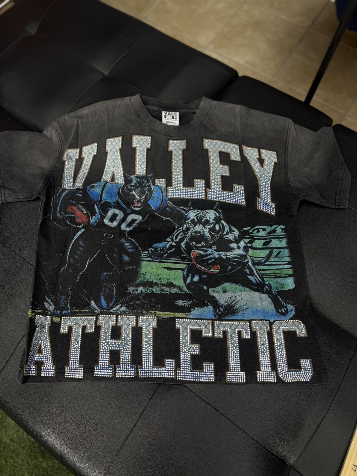 Vale Valley Stone Football Tee Shirt Shiny Size S (NEW) Size US S / EU 44-46 / 1 - 1 Thumbnail