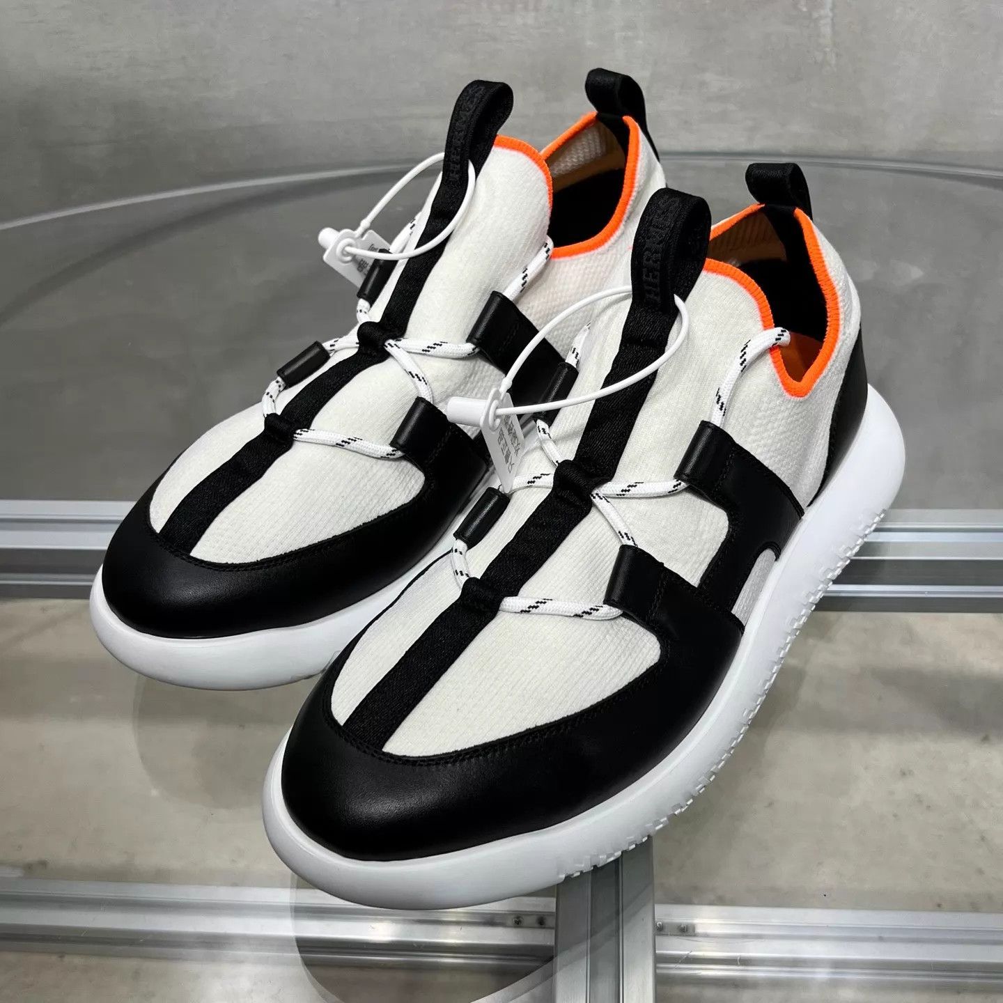 Hermes Hermes Duel Color Blocked Sneakers Black White Size 41 Size US 8 / EU 41 - 2 Thumbnail