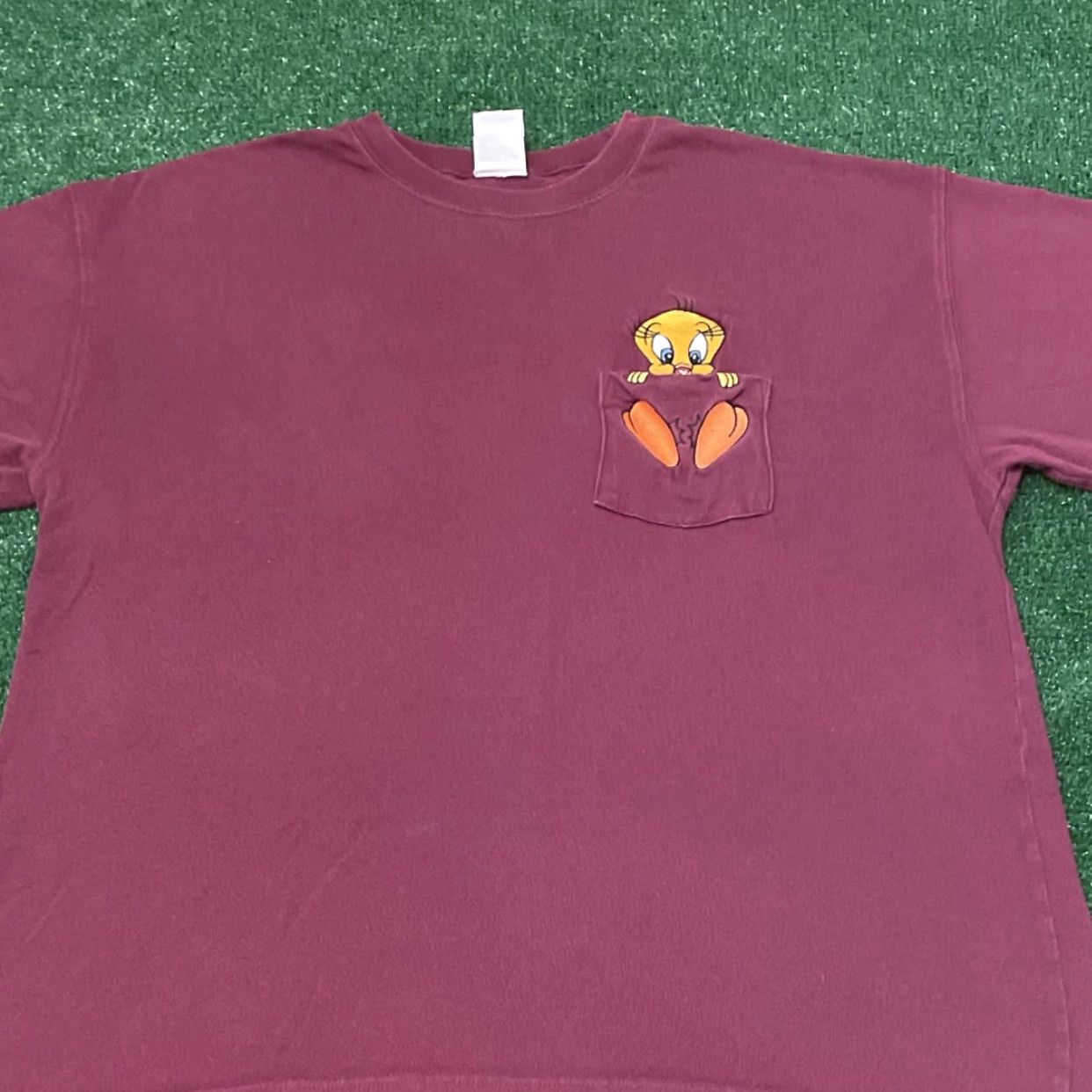 Vintage VINTAGE Warner Bros Tweety Bird Pocket Tee Shirt L Mens Maroon 90s 1999 Cartoon Shirt Size US L / EU 52-54 / 3 - 4 Thumbnail