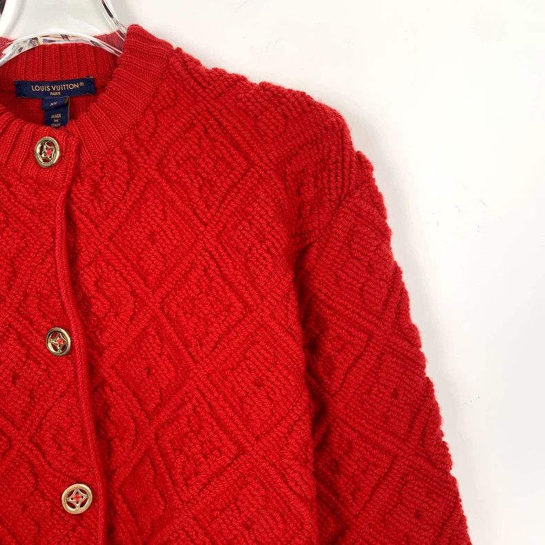 Louis Vuitton Louis Vuitton 25 red logo embossed full-print cotton singl Size XS / US 0-2 / IT 36-38 - 3 Thumbnail