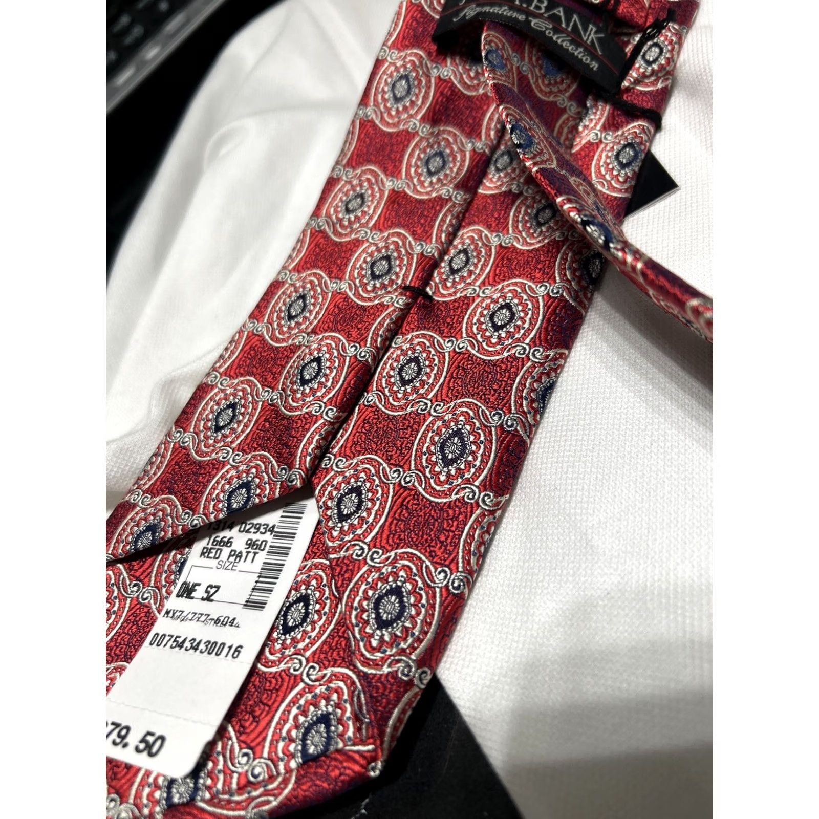 Jos. A. Bank Jos A Bank Red Geometric Silk Tie - One Size 57-60" Wide Logo Made In Italy Men Designer Accent Size ONE SIZE - 4 Thumbnail
