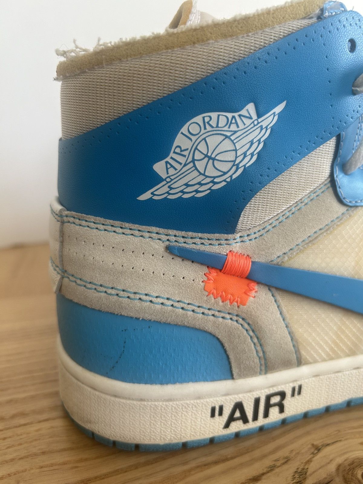 Jordan Brand Off-White x Air Jordan 1 Retro High OG ‘UNC’ Size US 10.5 / EU 43-44 - 8 Thumbnail