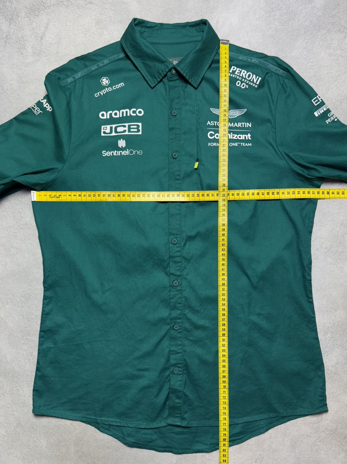 Formula 1 Aston Martin Cognizant F1 Racing Team 2023 Button Up Shirt Size US L / EU 52-54 / 3 - 18 Thumbnail