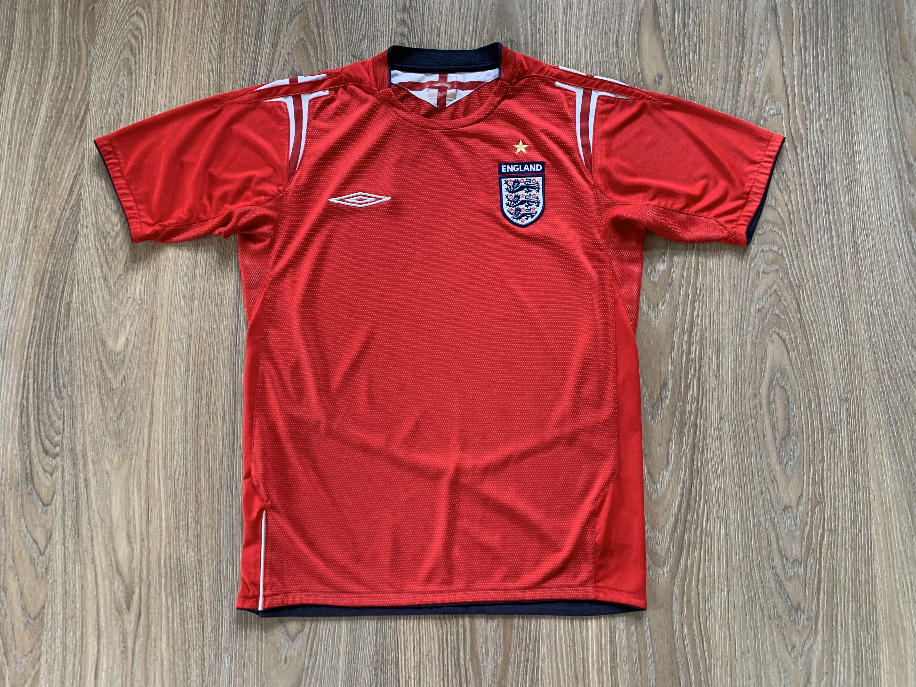 Umbro Vintage Umbro England Away Soccer Jersey 2004-2006 Size US S / EU 44-46 / 1 - 2 Thumbnail