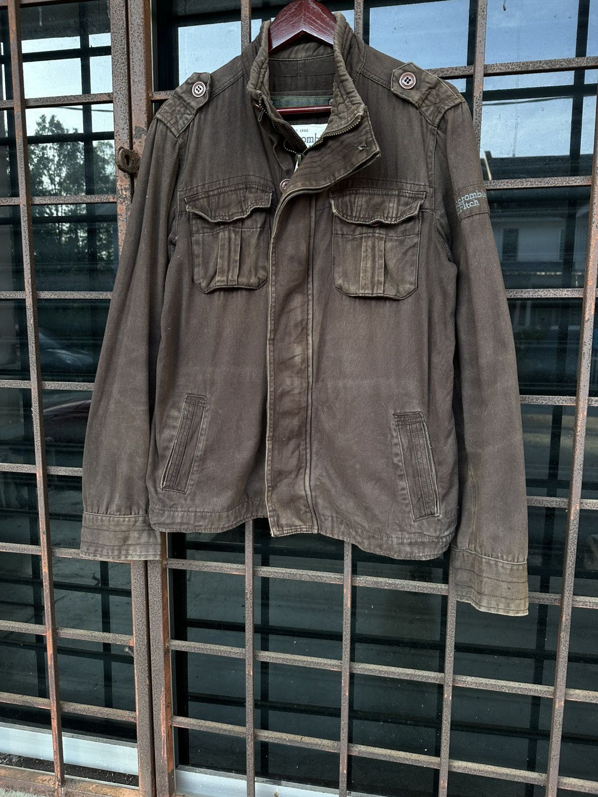 Vintage THRASHED Faded Abercrombie Brown Utility Jacket Size US M / EU 48-50 / 2 - 6 Thumbnail