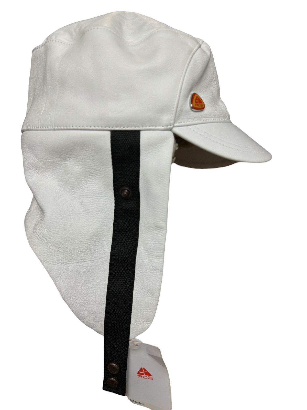 Nike ACG Nike ACG winter cap in white leather with beige internal fur Size ONE SIZE - 1 Thumbnail