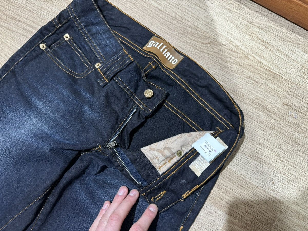 Designer × John Galliano John Galliano jeans logo 27 Size 27" / US 4 / IT 40 - 5 Thumbnail