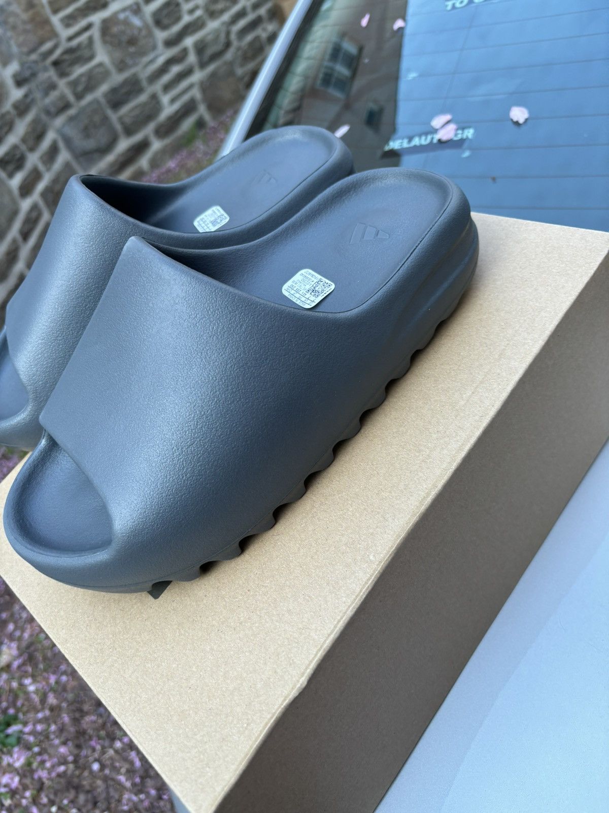 Yeezy adidas Yeezy Slide Slate Grey Size 7 ID2350 Size US 7 / EU 40 - 2 Thumbnail