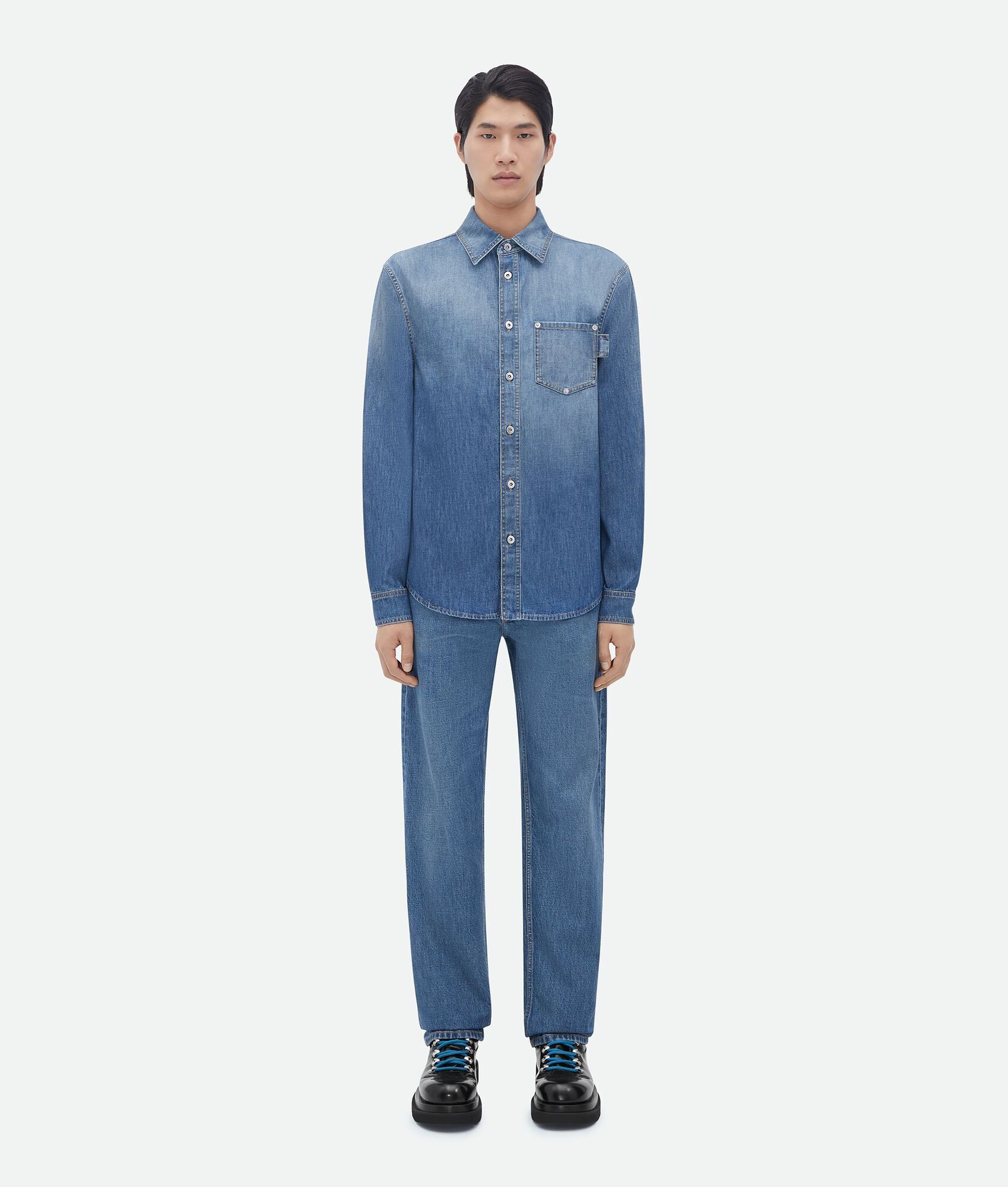 Bottega Veneta o1w1db10525 Light Washed Denim Shirt in Blue Size US L / EU 52-54 / 3 - 1 Thumbnail