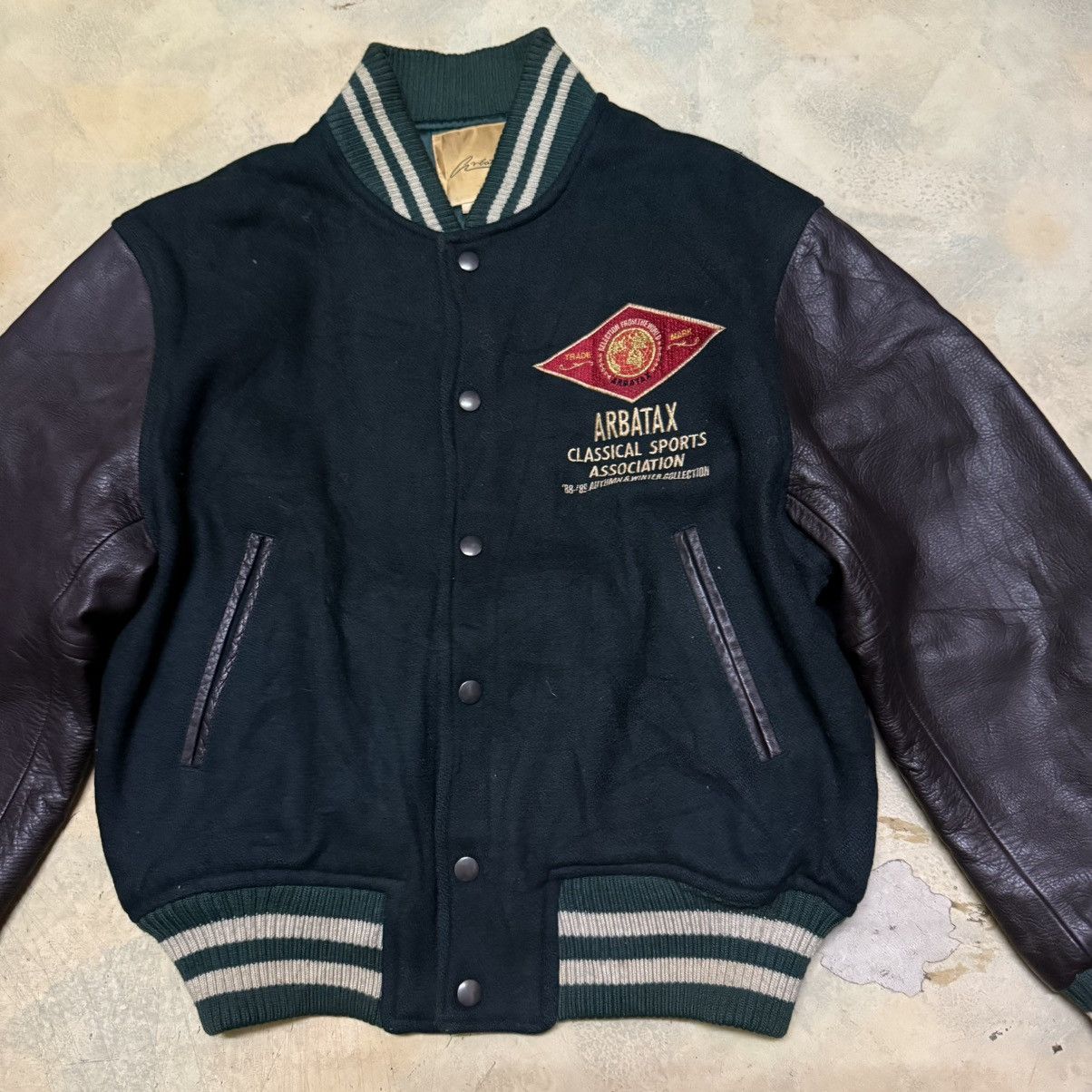 Other Vintage International Selection Arbatax Big Logo Varsity Size US L / EU 52-54 / 3 - 4 Thumbnail