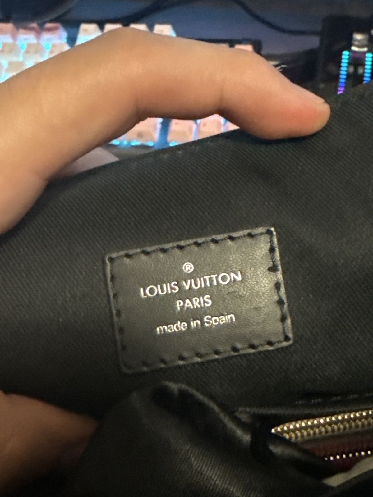 Louis Vuitton Louis Vuitton District PM Damier Graphite Size ONE SIZE - 8 Thumbnail