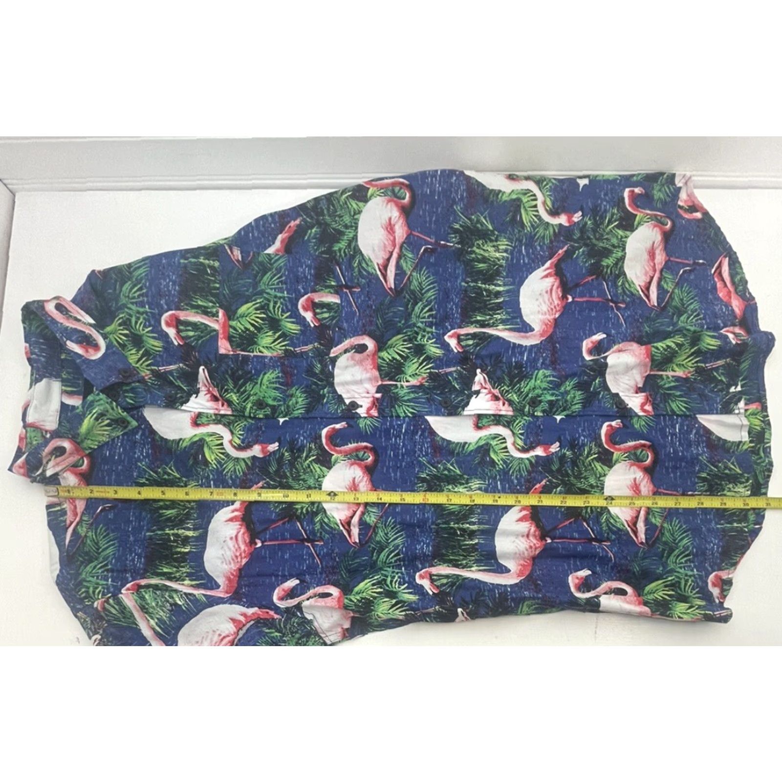 Carbon VINTAGE Hawaiian Shirt Pink Flamingos Men XL Carbon Rue 21 NWT Navy Graphic Print Short Sleeve Button-Up Size US L / EU 52-54 / 3 - 7 Thumbnail