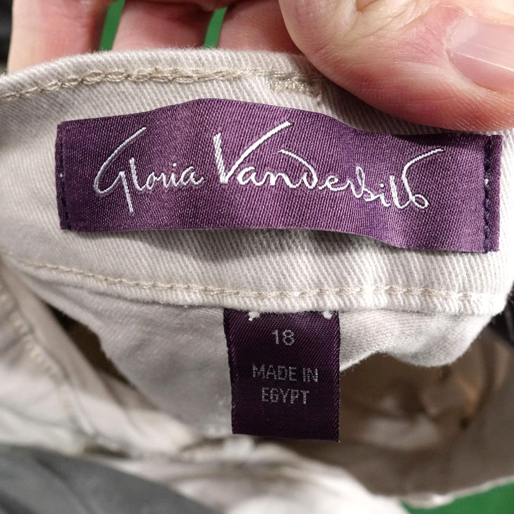 Gloria Vanderbilt Gloria Vanderbilt Amanda Jeans Womens 18 Beige Slim Tapered Stretch 5-Pocket Denim Zip Size 40" / US 18 - 6 Thumbnail