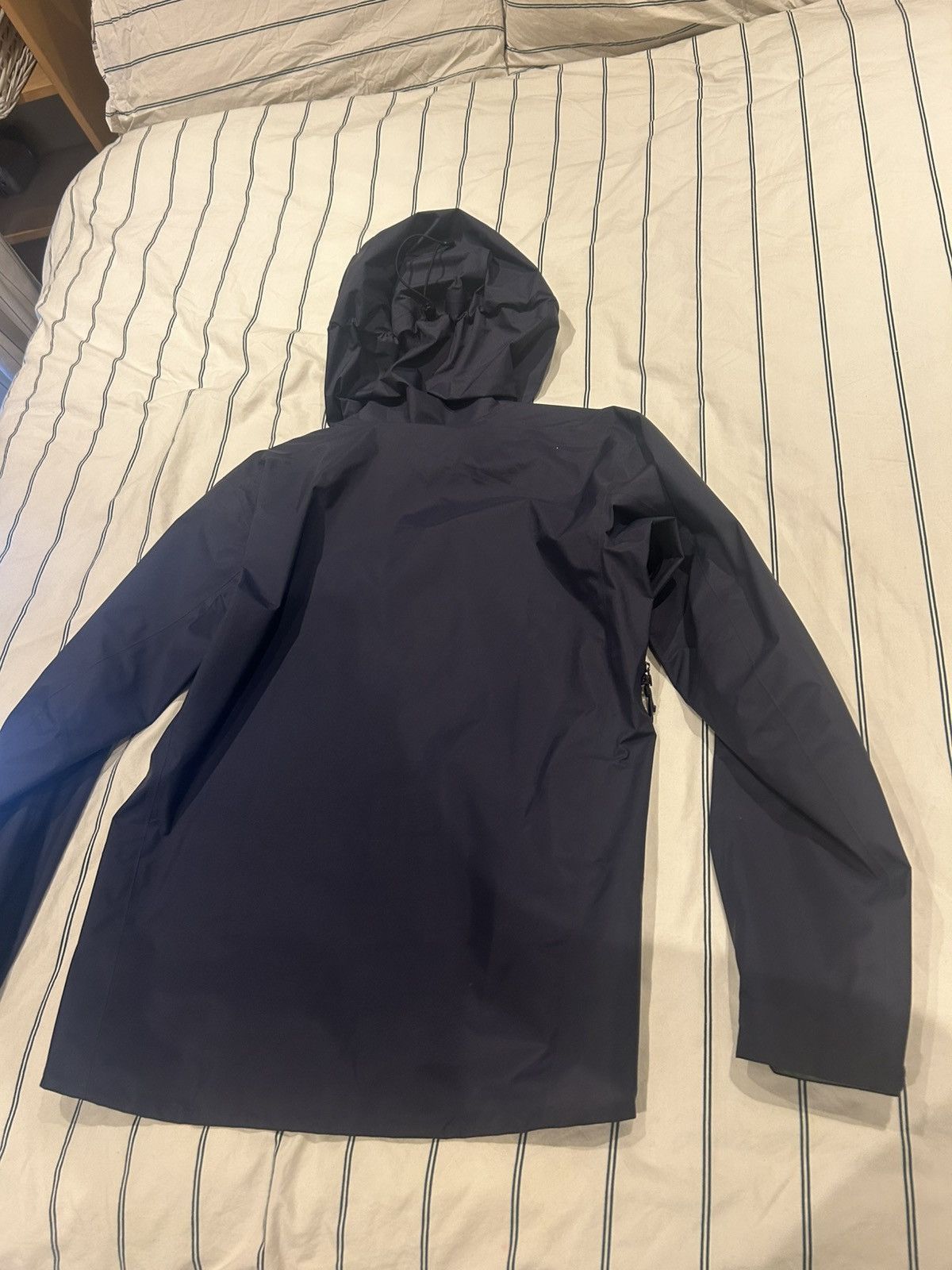 Arc'teryx Arcteryx rain coat €950 size small no flaws navy blue Size US S / EU 44-46 / 1 - 4 Thumbnail