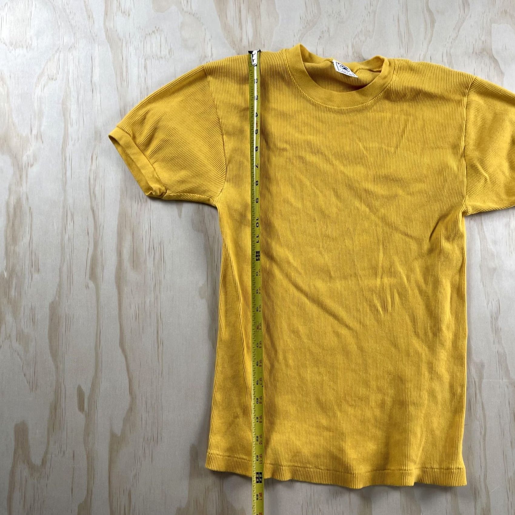 Delta VINTAGE Delta Shirt Womens Small Yellow Solid Cotton Made USA Tee T-Shirt Size S / US 4 / IT 40 - 3 Thumbnail