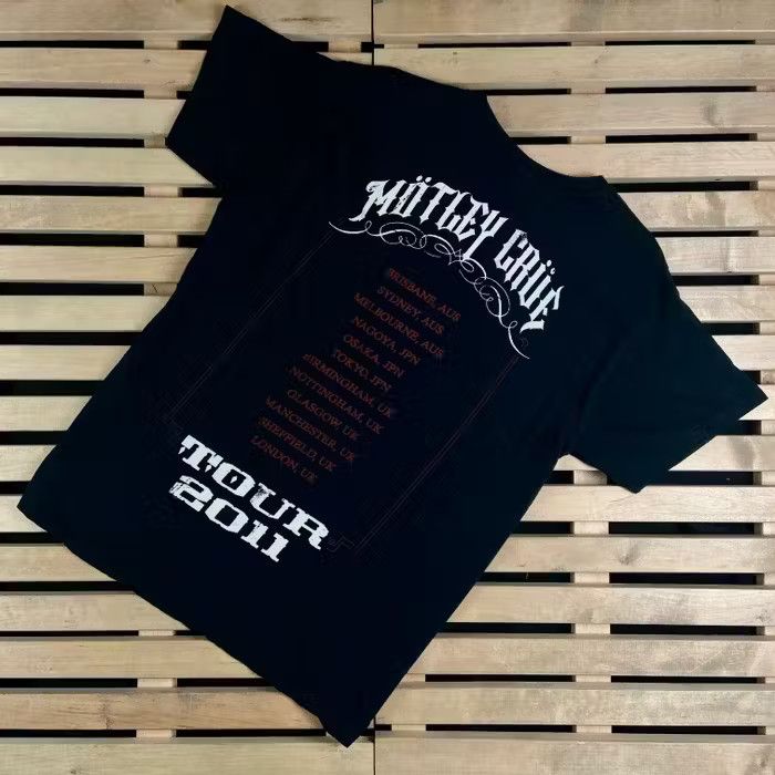 Band Tees × Vintage Mens Vintage T Shirt Motley Crue Bad Boys Tour Size L Size US L / EU 52-54 / 3 - 5 Thumbnail