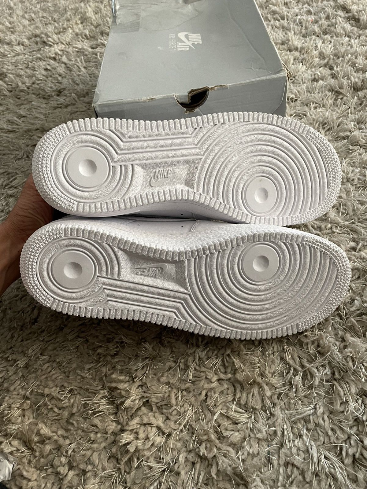 Nike Air Force 1 Triple White Size US 10 / EU 43 - 7 Thumbnail