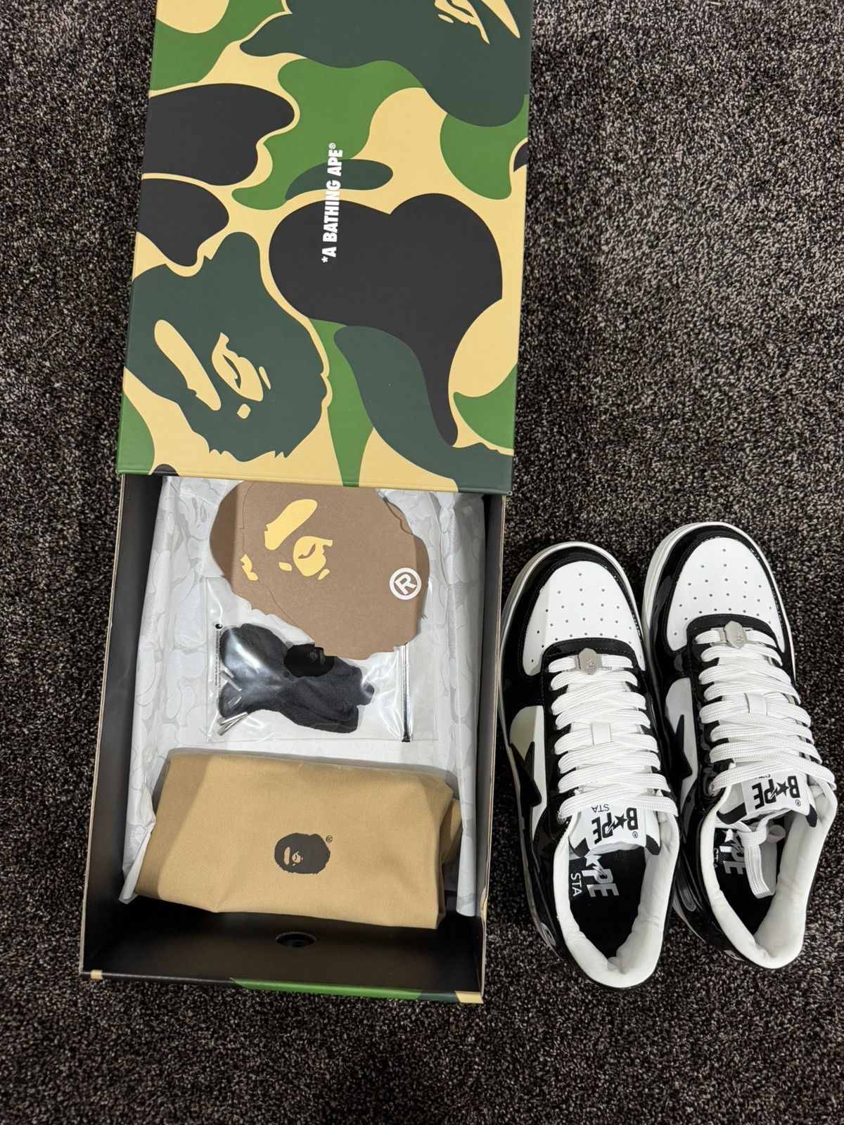 Bape A Bathing Ape Bapesta Patent Leather Black/White Sneaker Size US 9.5 / EU 42-43 - 10 Thumbnail