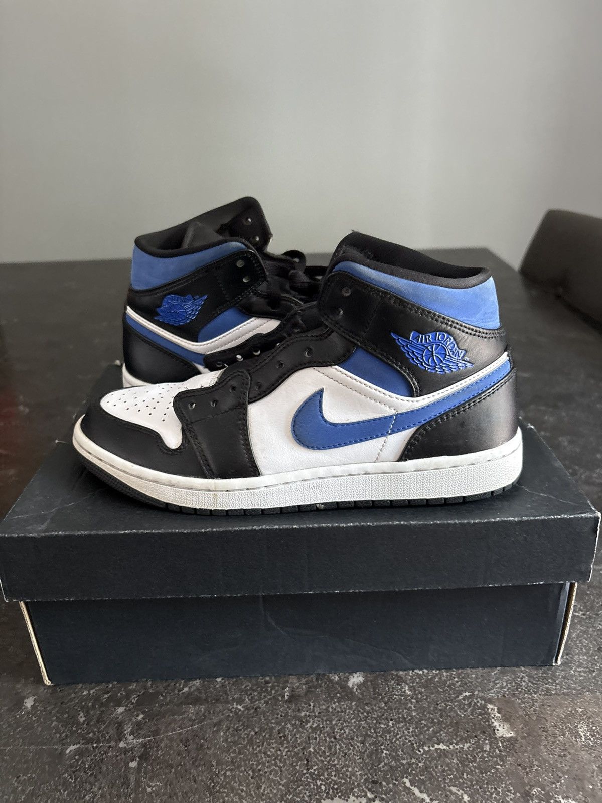 Other Jordan 1 royal blue mid Size US 7 / EU 40 - 4 Thumbnail