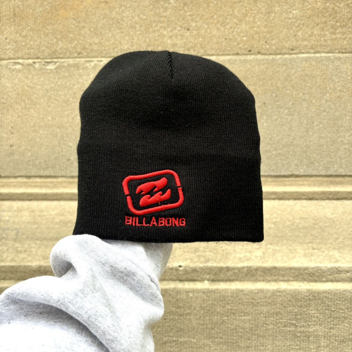 Billabong Billabong VTG Y2K black/red acrylic fleece skull cap beanie Size ONE SIZE - 1 Thumbnail