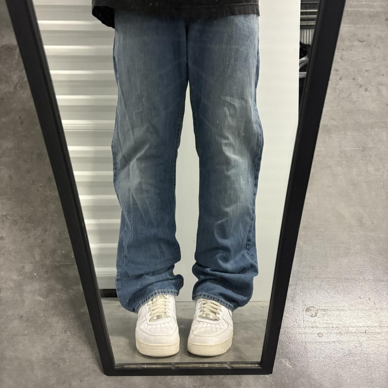 Banana Republic Crazy Vintage Y2K/2000s Straight Fit Banana Republic Medium Wash Denim Jeans! Size US 35 - 1 Thumbnail