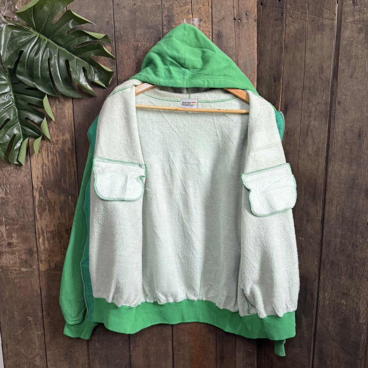 Benetton Vintage Benetton Formula One Hoodie Size US L / EU 52-54 / 3 - 4 Thumbnail