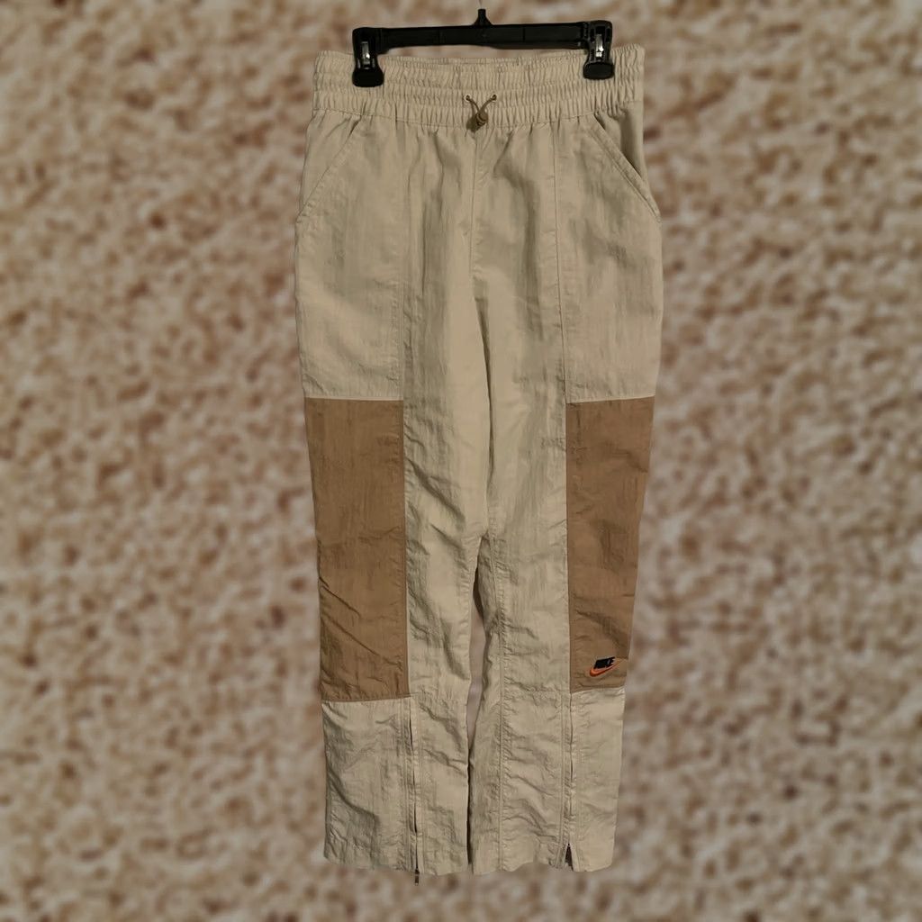 Nike Nike Women's Medium UTLTY Repel Pants FB7252-104 City Utility Ivory White Track Size 32" / US 10 / IT 46 - 1 Thumbnail