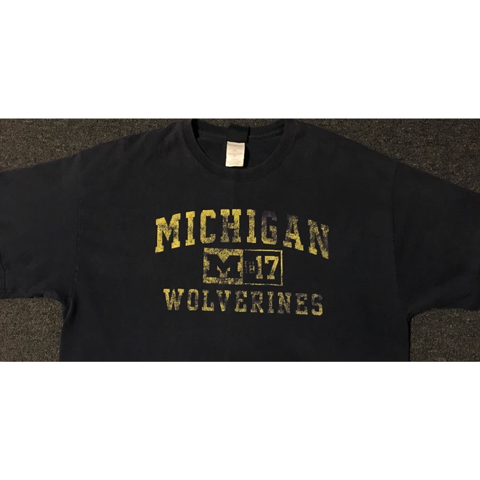 Vintage VINTAGE Michigan Wolverines Faded Distress Shirt L XL College 90s Grunge University USA Team Mens T-Shirt Blue Distressed Spellout Shirt Size US L / EU 52-54 / 3 - 4 Thumbnail