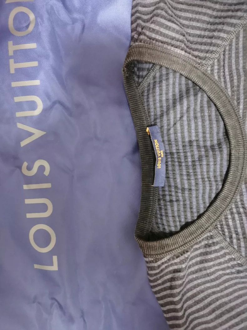Louis Vuitton Louis Vuitton Striped Navy T-Shirt Size US L / EU 52-54 / 3 - 3 Thumbnail