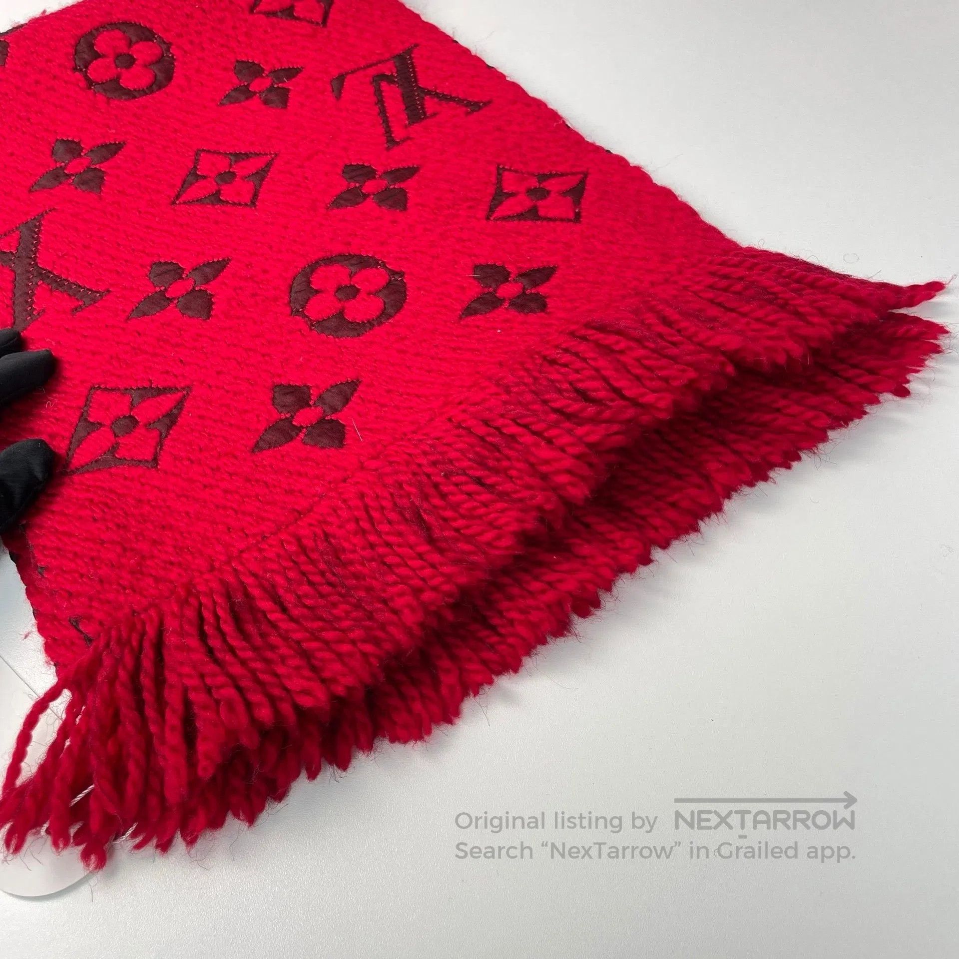 Louis Vuitton Louis Vuitton Red Full Logo Wool Scarf| Size ONE SIZE - 4 Thumbnail