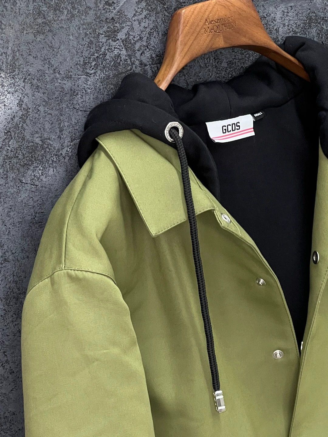 GCDS GCDS Military Green Print Hooded Jacket S Size S / US 4 / IT 40 - 6 Thumbnail