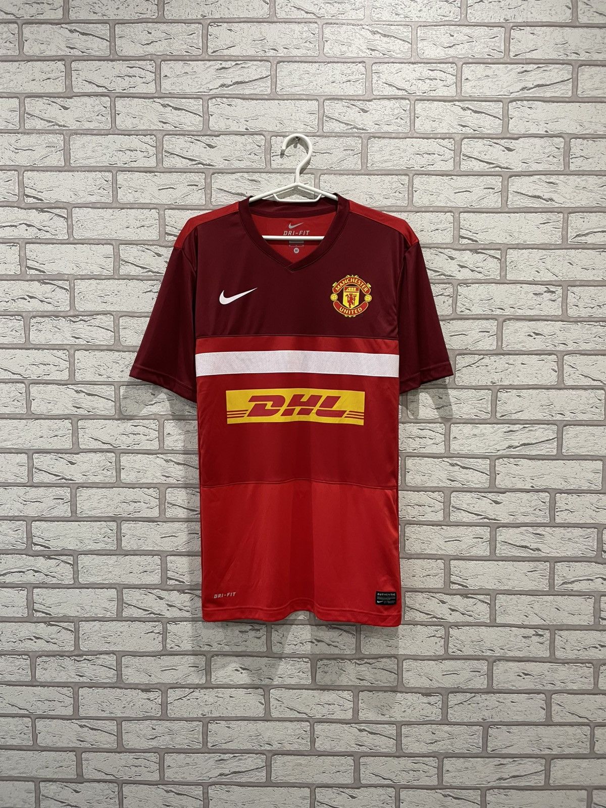Vintage Manchester United 2011 2012 Training Soccer Jersey Shirt Size US M / EU 48-50 / 2 - 1 Thumbnail