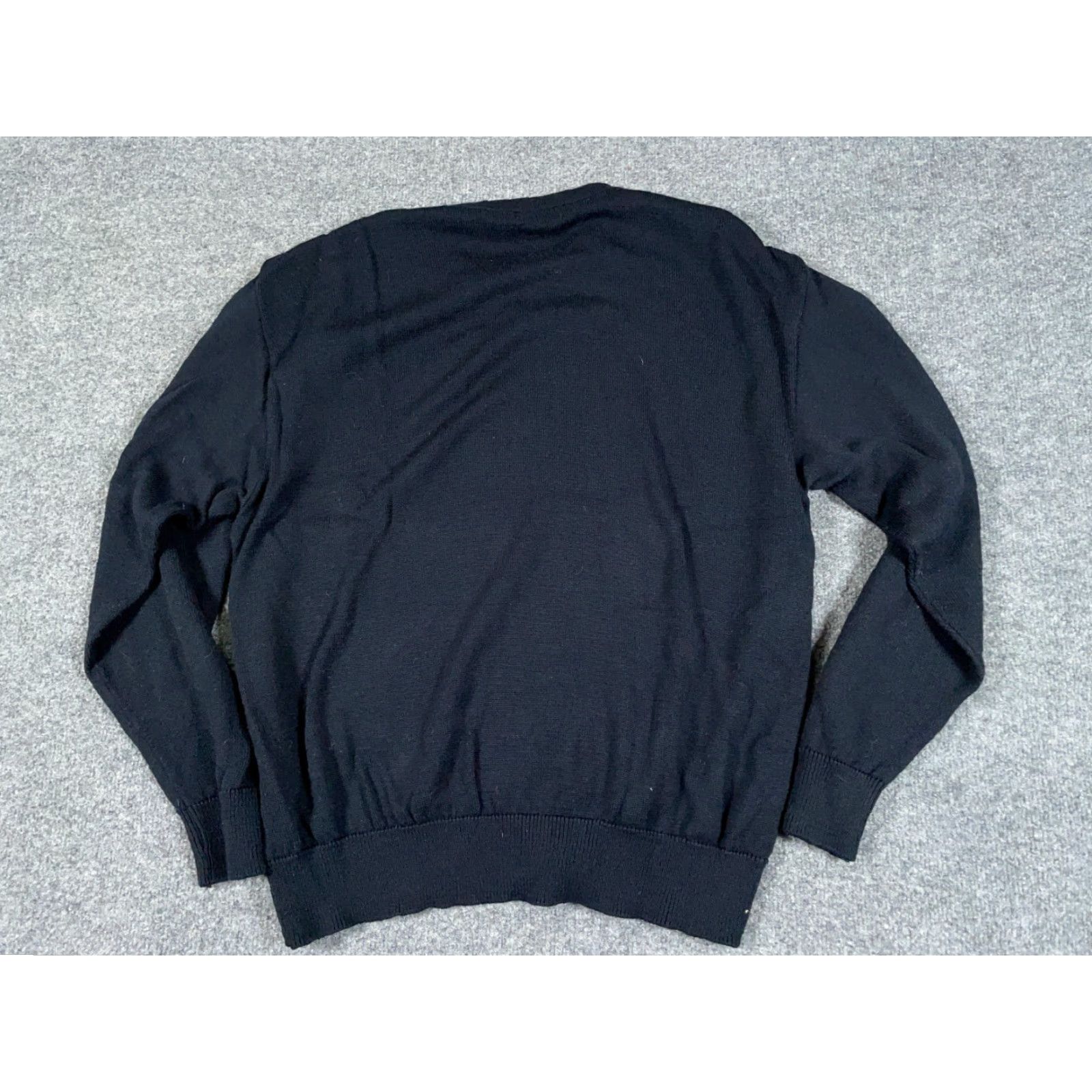 Vintage VINTAGE Cooper Diamond Argyle V-Neck Sweater Adult Large Black Wool Blend Pullover Mens L Retro 90s (Canada) Size US L / EU 52-54 / 3 - 2 Thumbnail