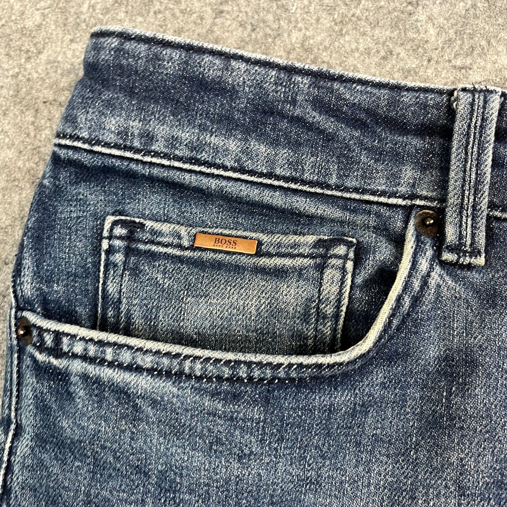 Hugo Boss HUGO BOSS Jeans Slim Fit 32 32 Dark Wash Blue Denim 5-Pocket Tapered Men Louisville Delaware Size US 32 / EU 48 - 7 Thumbnail