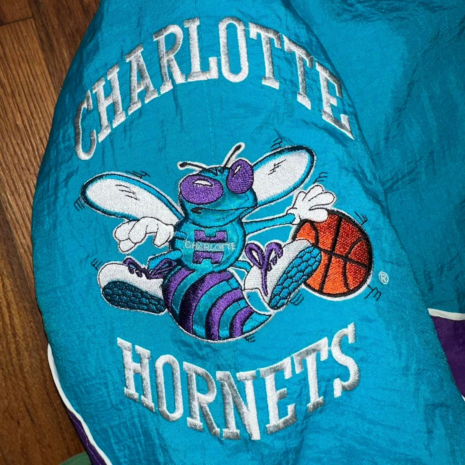 NBA × Starter Vintage 90s Starter Charlotte Hornets Full Zip Jacket NBA XL Size US XL / EU 56 / 4 - 6 Thumbnail