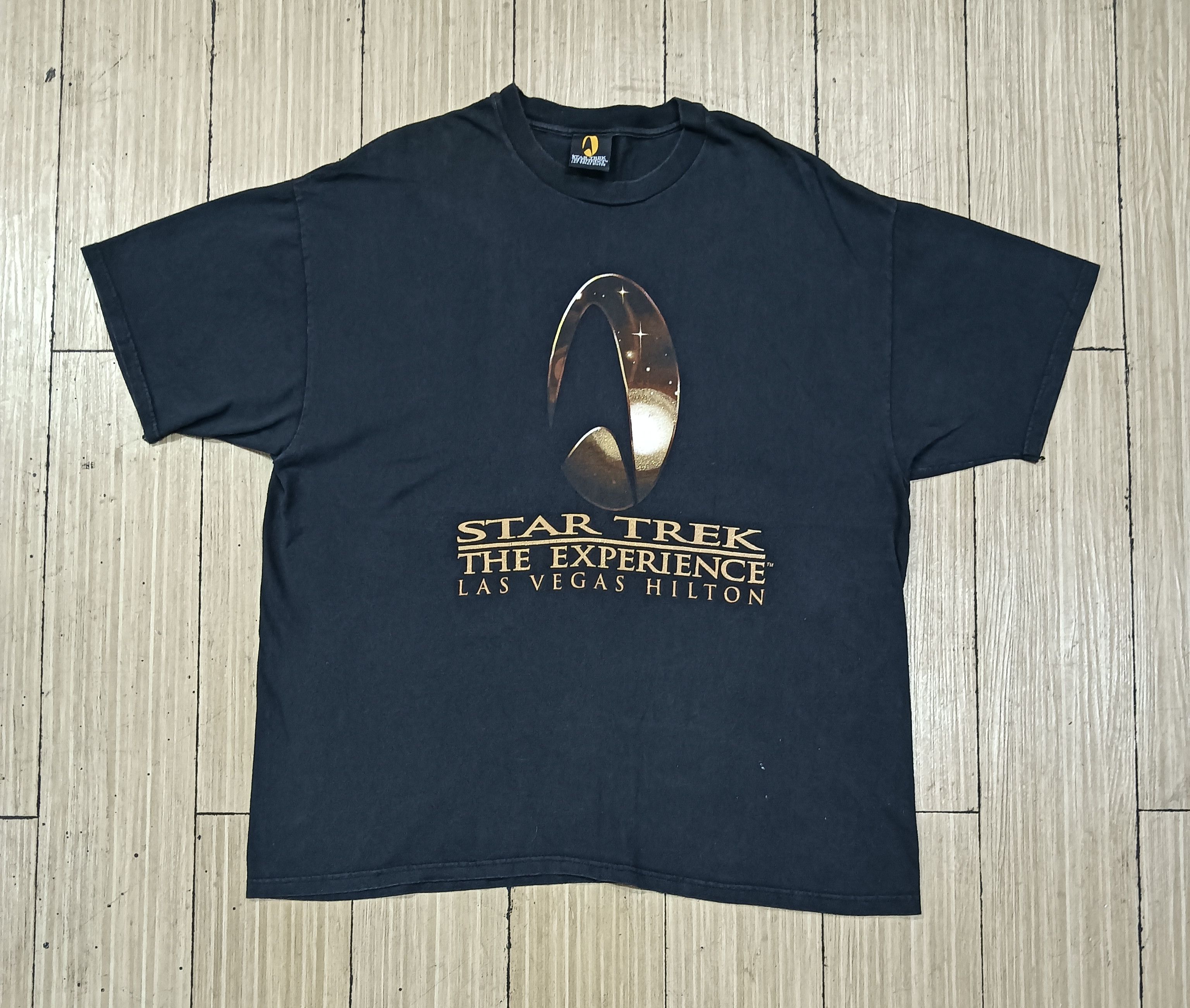 Vintage T-shirt Star Trek The Experience Las Vegas Hilton 1998 Size US XXL / EU 58 / 5 - 1 Thumbnail