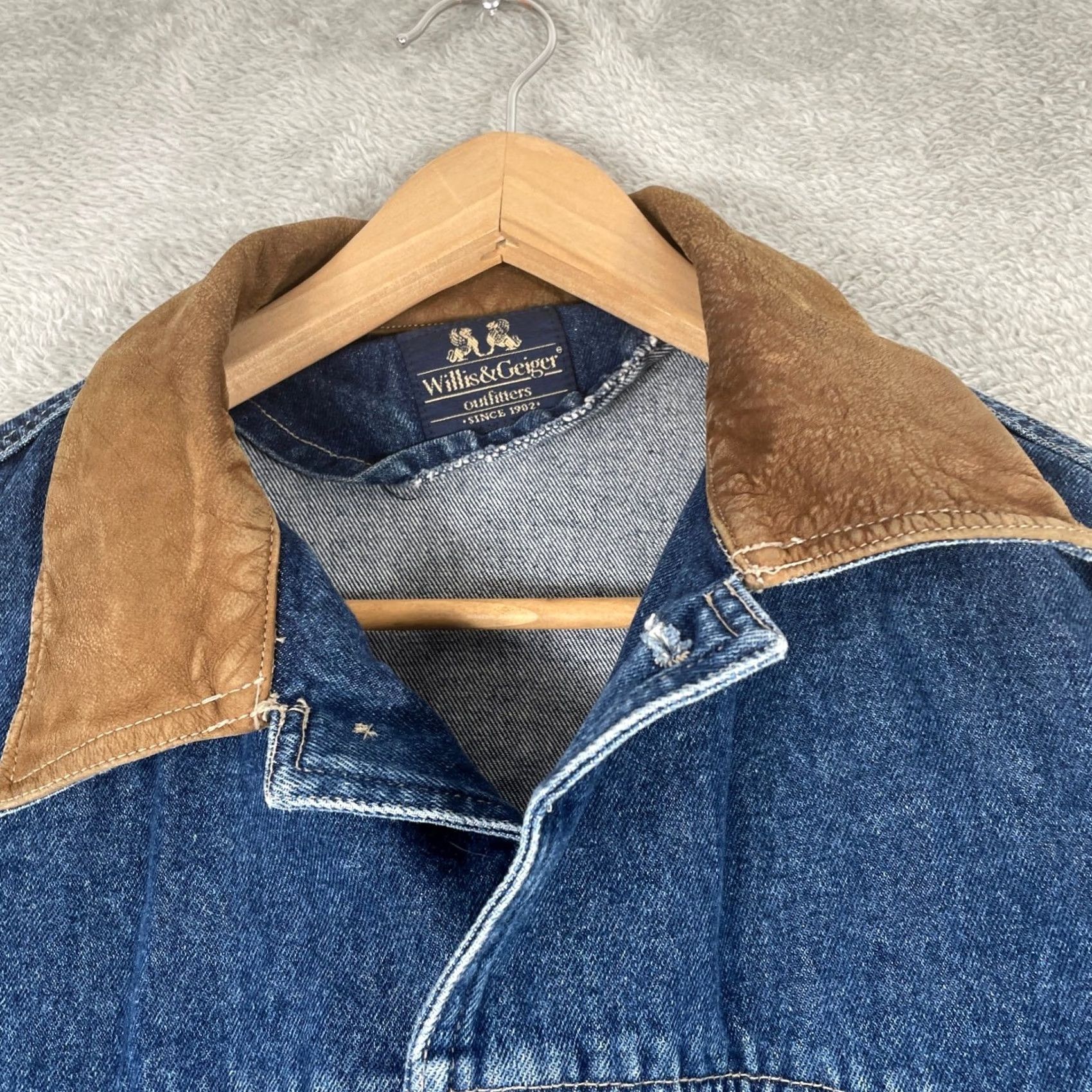 Vintage VINTAGE Willis & Geiger Denim Chore Jacket Mens Medium Blue Leather Collar Field Coat Size US M / EU 48-50 / 2 - 6 Thumbnail
