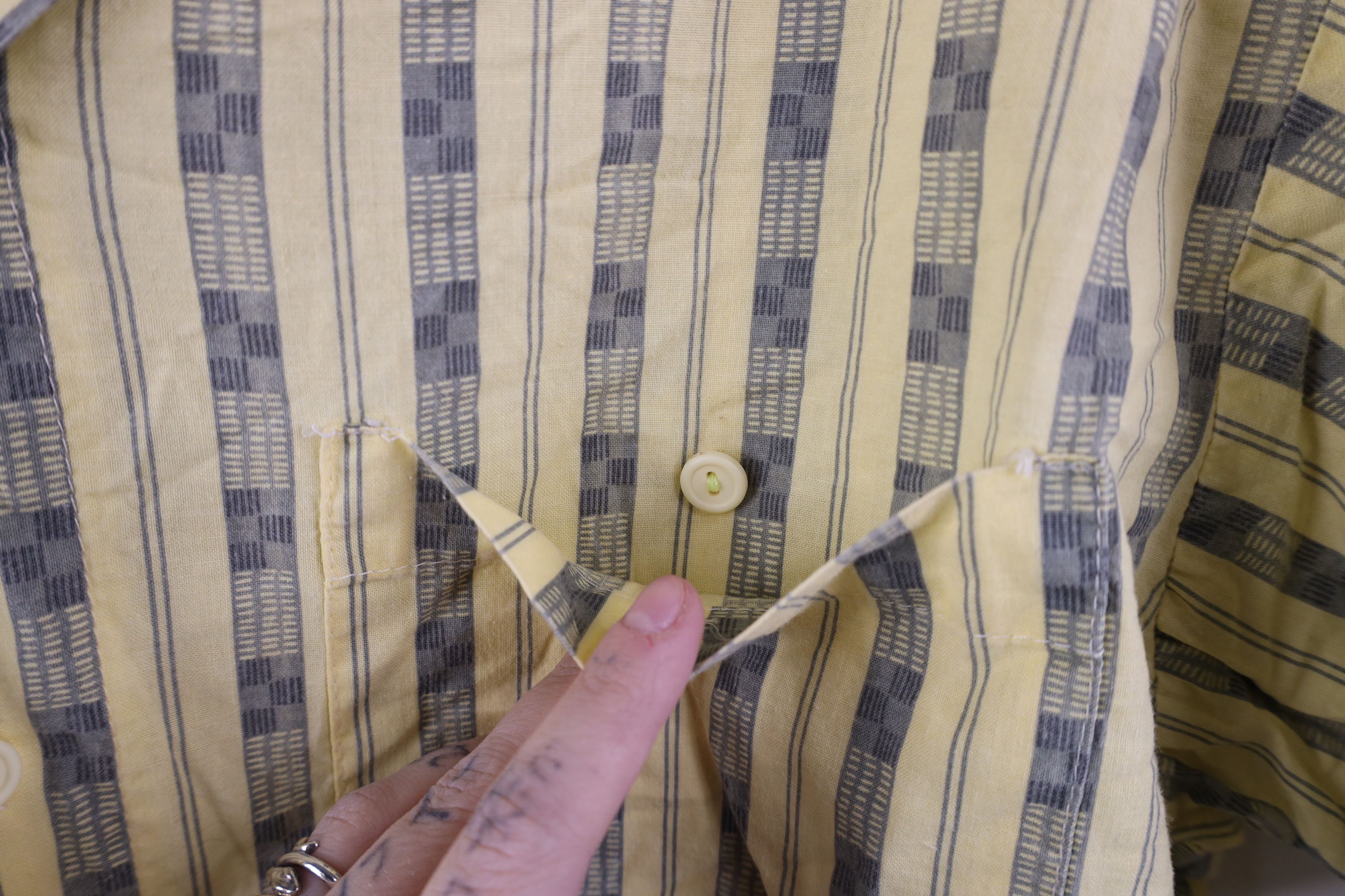 Vintage Vintage 90s Streetwear Geometric Collar Button Shirt USA Size US M / EU 48-50 / 2 - 4 Thumbnail