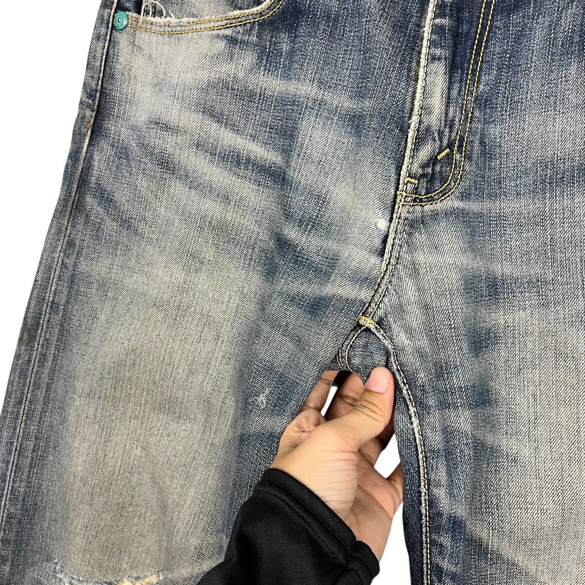 Levi's Vintage Levis Buckle Belt Distressed Denim Jeans Size US 30 / EU 46 - 13 Thumbnail