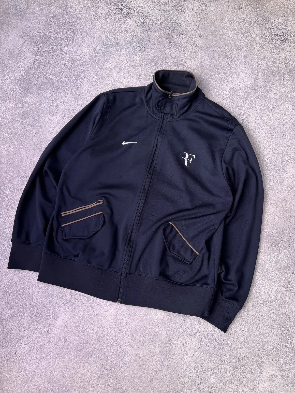 Nike × Vintage Vintage Nike Roger Federer U.S Open 2010 Navy Tennis Jacket Size US XXL / EU 58 / 5 - 5 Thumbnail