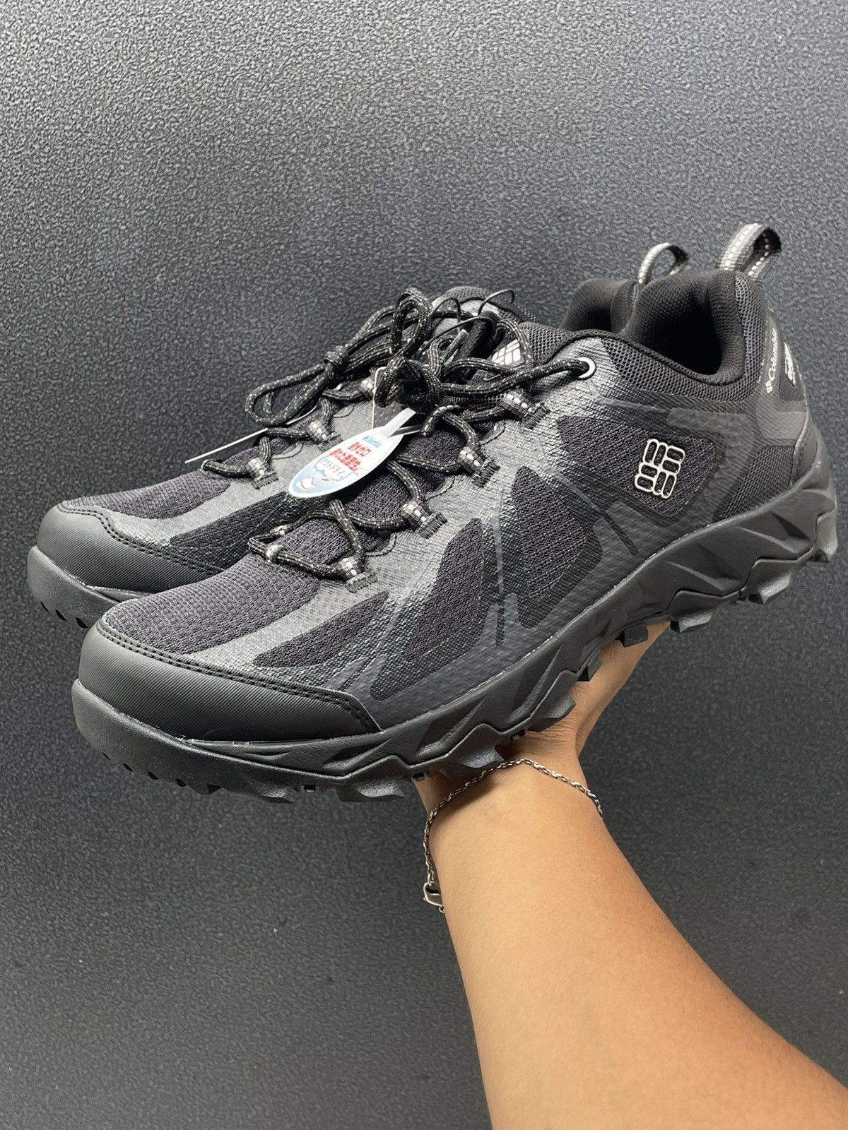 Columbia Outdoor/Hiking Shoe Size US 10 / EU 43 - 1 Thumbnail