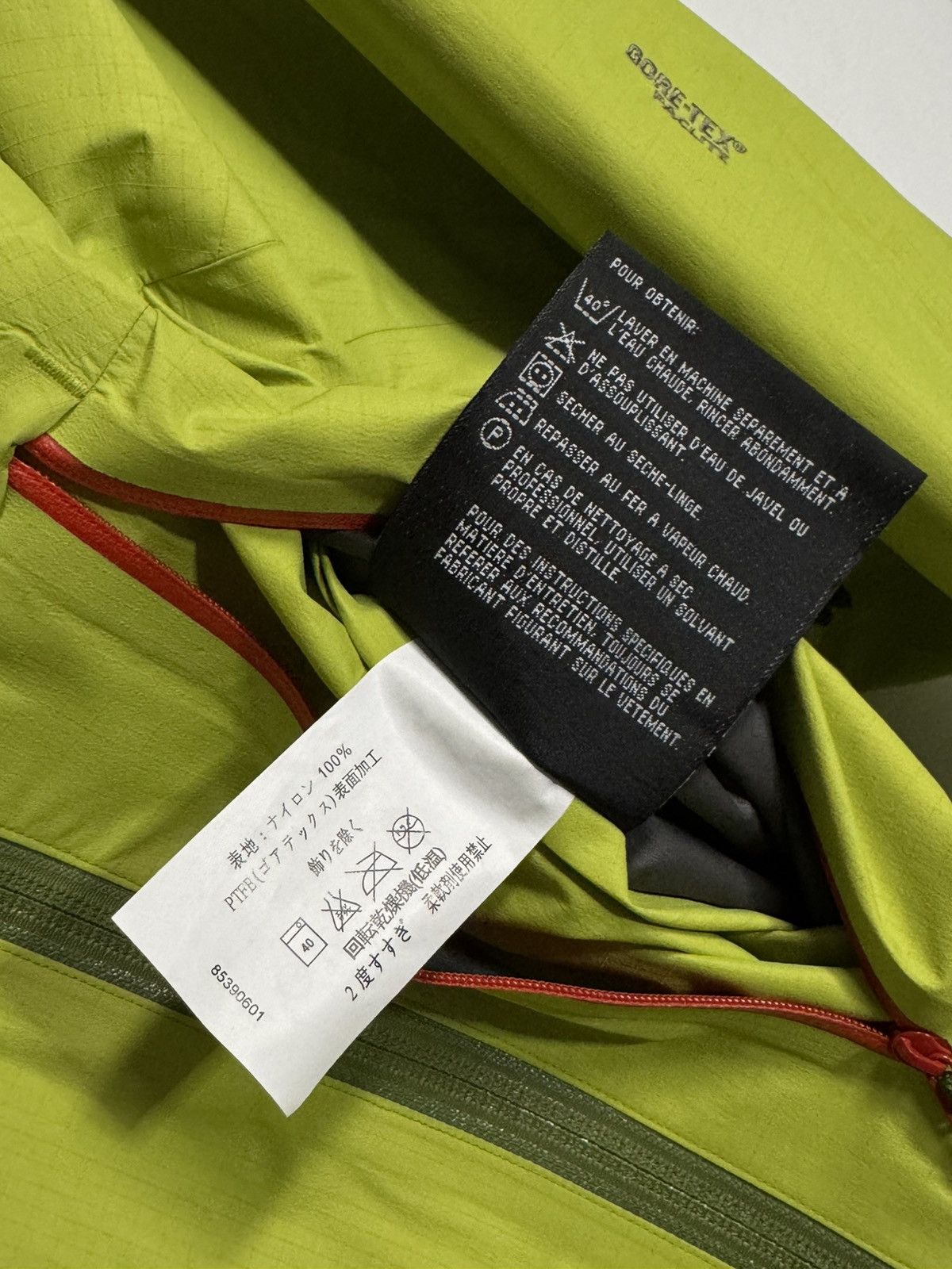 Arc'teryx Arc'teryx GORE-TEX Paclite Jacket Size XL Bright Citron/Lime Size US XL / EU 56 / 4 - 4 Thumbnail
