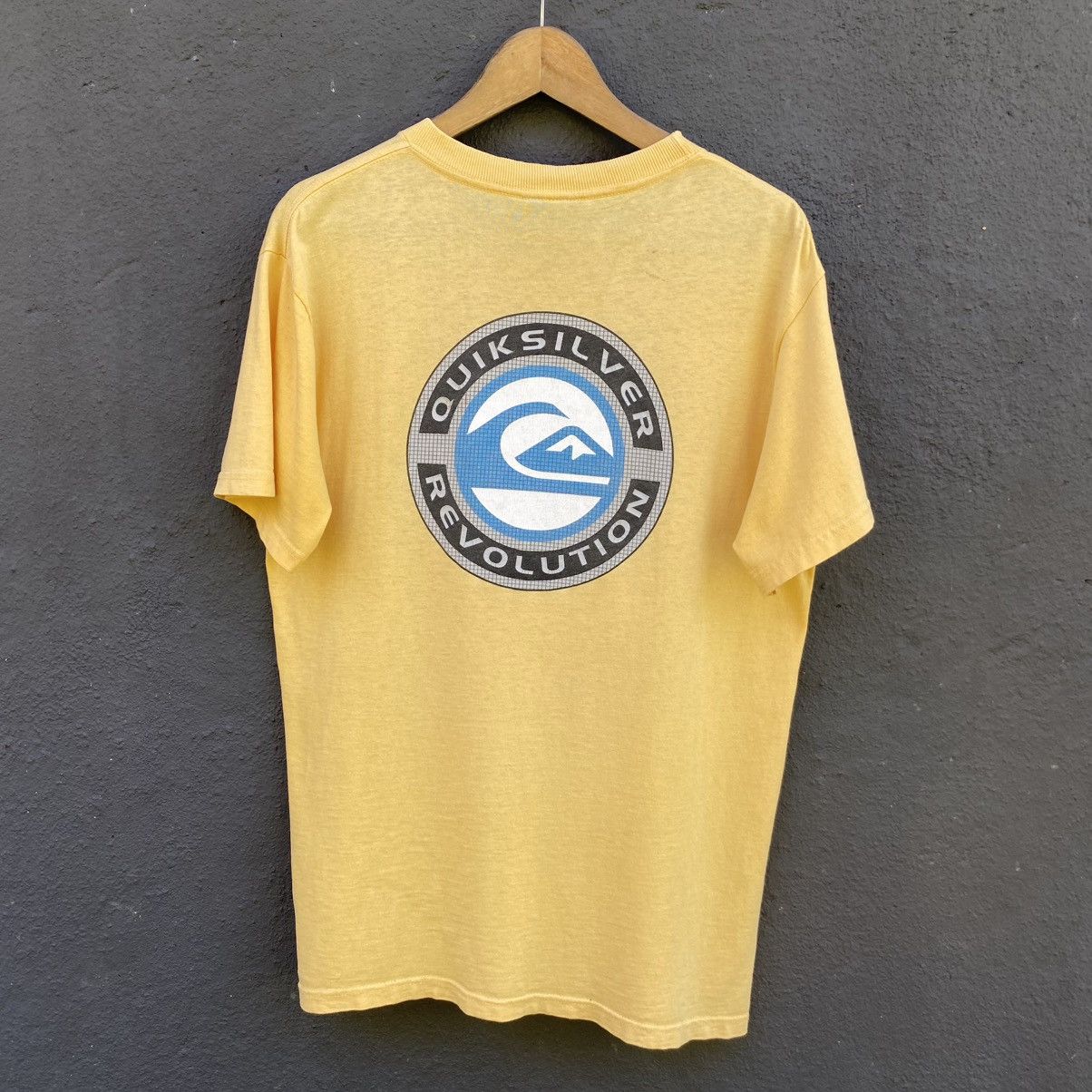 Quiksilver Thrashed Faded Vintage Quiksilver Revolution Surfing Tee Size US M / EU 48-50 / 2 - 1 Thumbnail