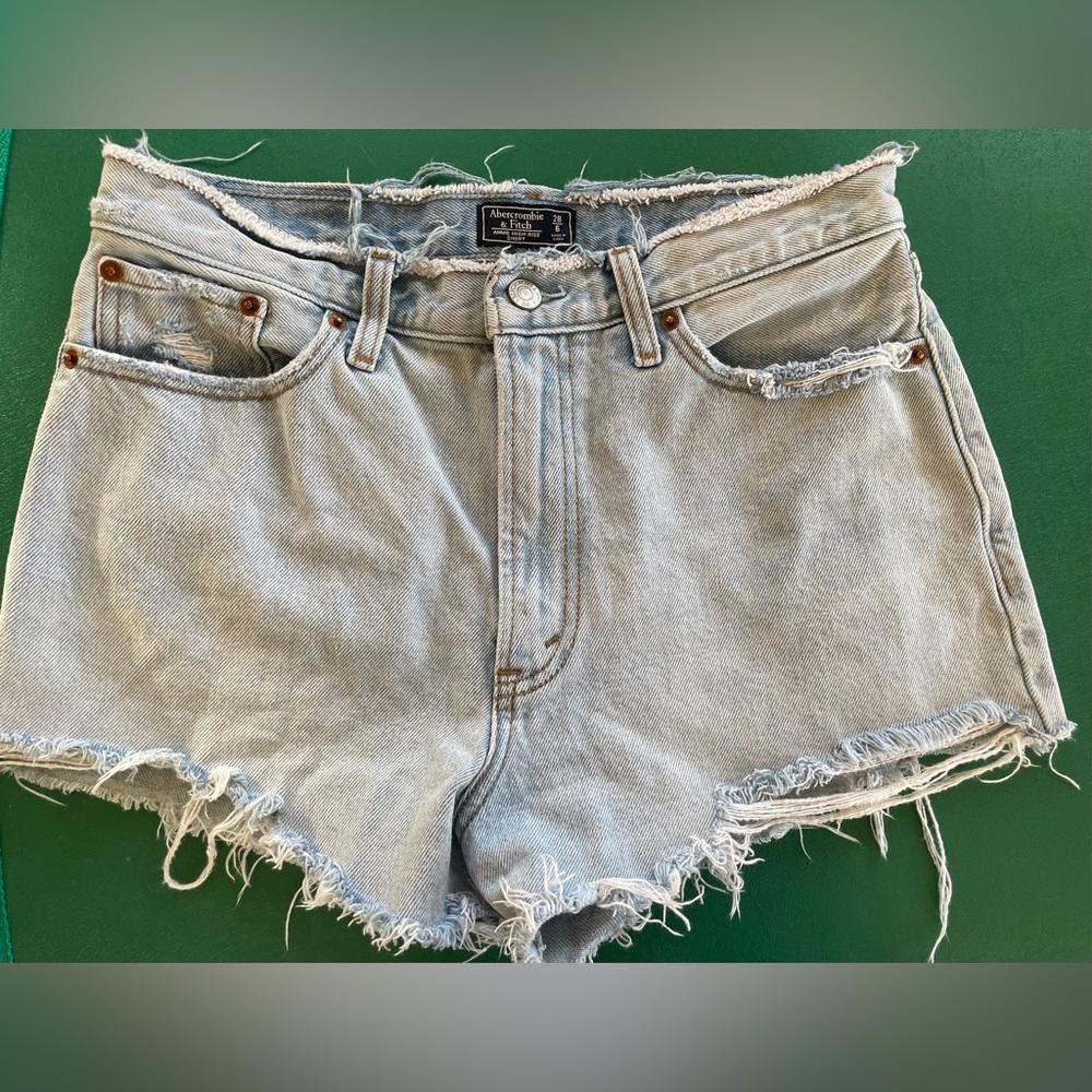 Designer Abercrombie & Fitch Annie High Rise Shorts Size 28" / US 6 / IT 42 - 1 Thumbnail