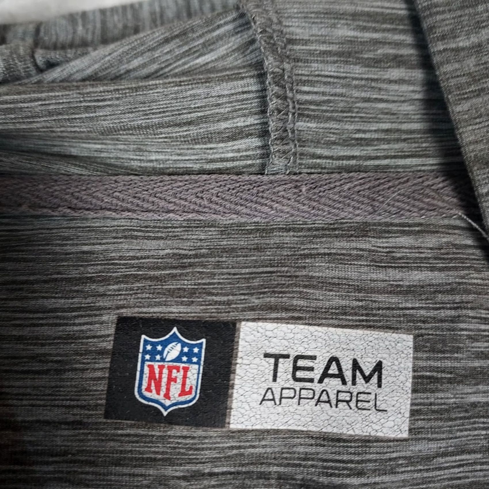 NFL VINTAGE? No — Seattle Seahawks Men’s M NFL Team Apparel Gray Lightweight Hoodie Long Sleeve Size US M / EU 48-50 / 2 - 5 Thumbnail