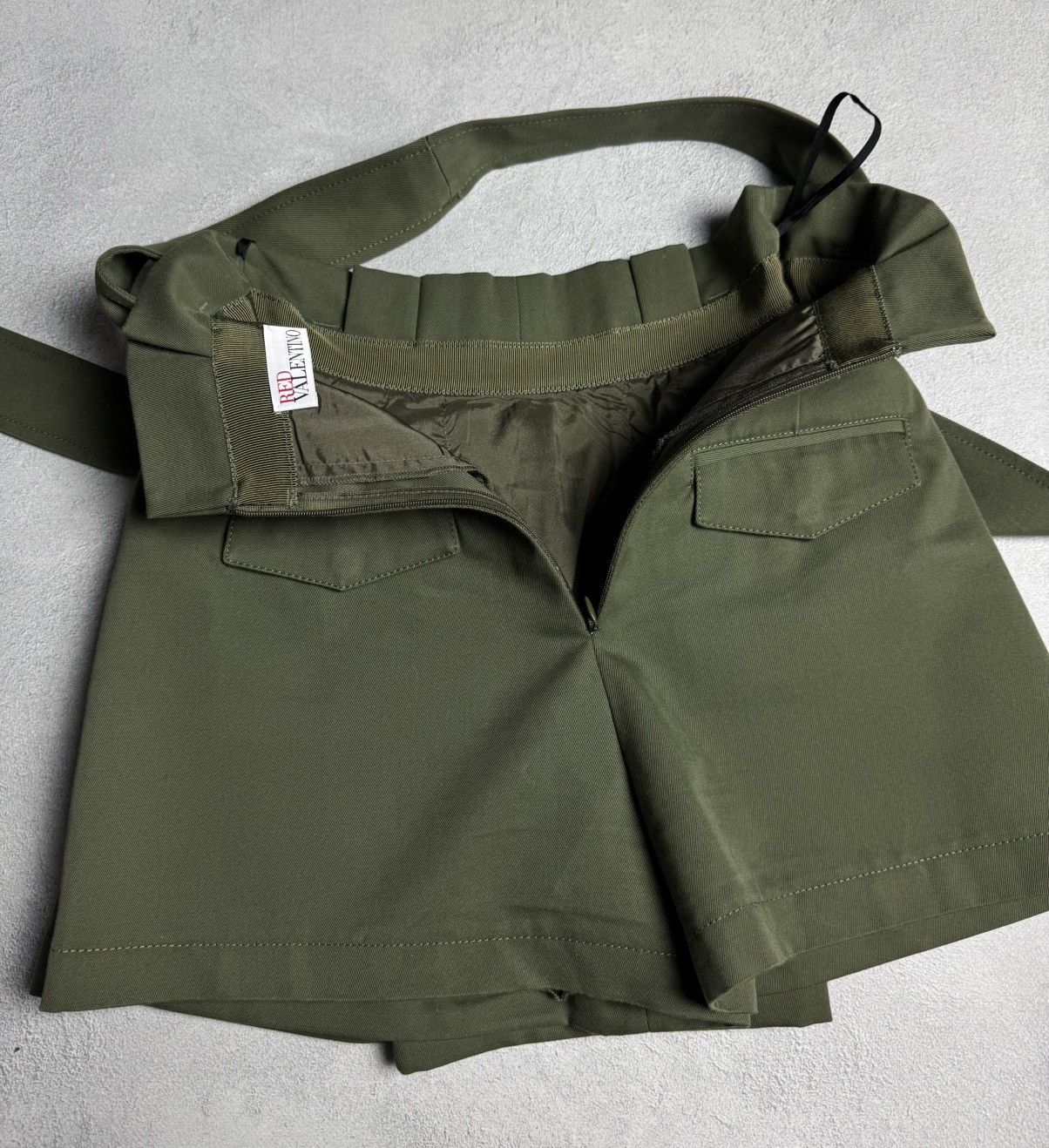 RED Valentino RED Valentino Cotton Wool Cargo Shorts size 36 Size 26" / US 2 / IT 38 - 11 Thumbnail